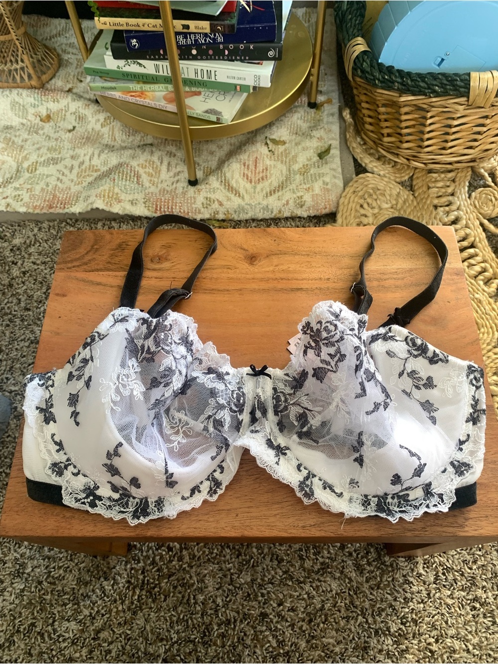 Victoria's Secret White Lace Underwire Bra with Black Floral Embroidery